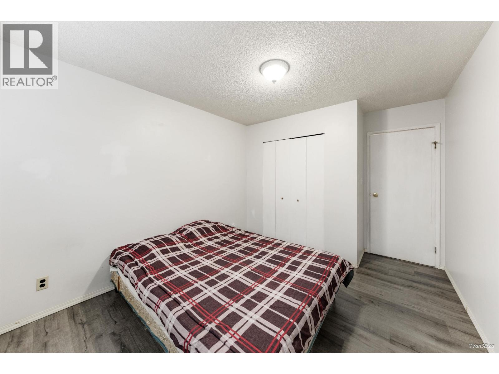 8167 10th Avenue, Burnaby, British Columbia  V3N 2S5 - Photo 29 - R3070359