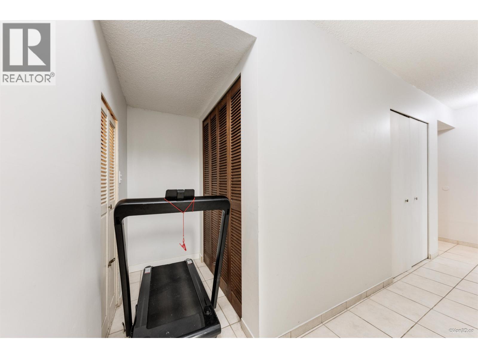 8167 10th Avenue, Burnaby, British Columbia  V3N 2S5 - Photo 33 - R3070359