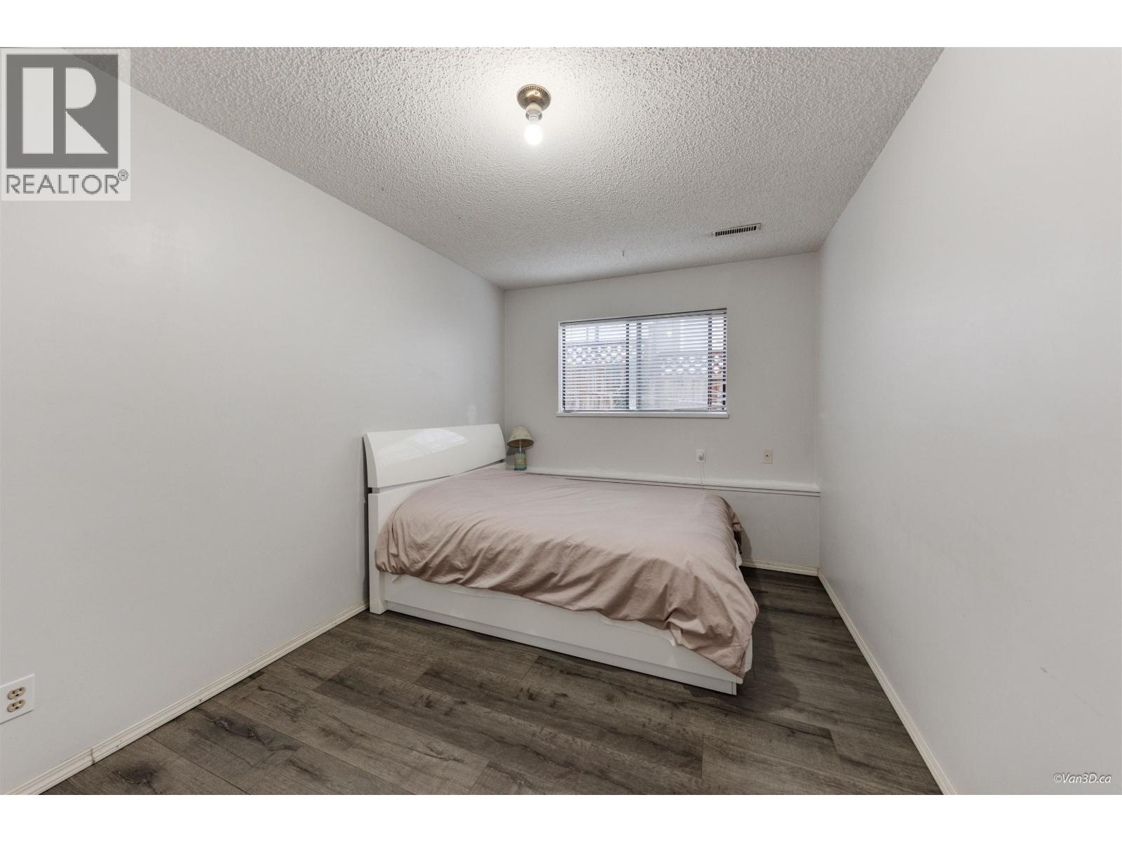 8167 10th Avenue, Burnaby, British Columbia  V3N 2S5 - Photo 35 - R3070359