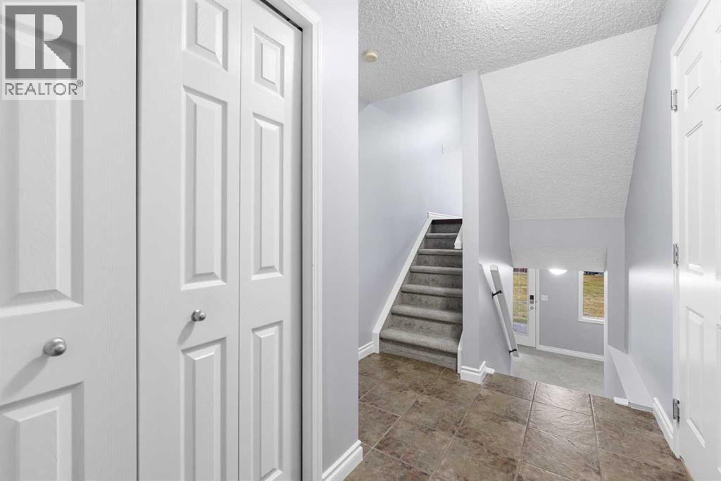 118 Copperfield Lane Se, Calgary, Alberta  T2Z 4T3 - Photo 4 - A2271482