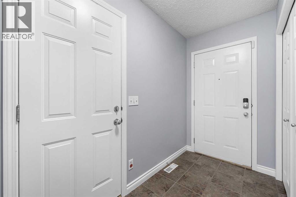 118 Copperfield Lane Se, Calgary, Alberta  T2Z 4T3 - Photo 2 - A2271482