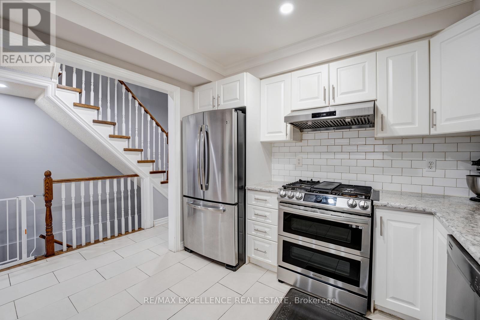 82 Carrie Crescent, Brampton, Ontario  L6Y 4Y6 - Photo 12 - W12580186