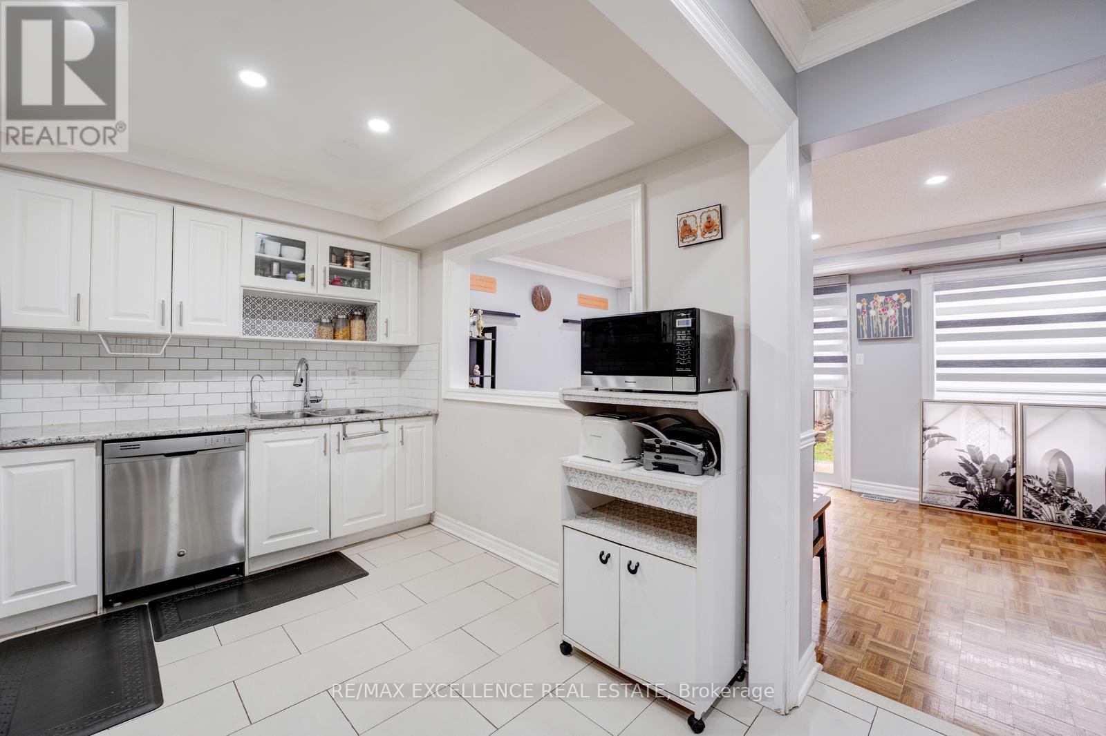 82 Carrie Crescent, Brampton, Ontario  L6Y 4Y6 - Photo 13 - W12580186