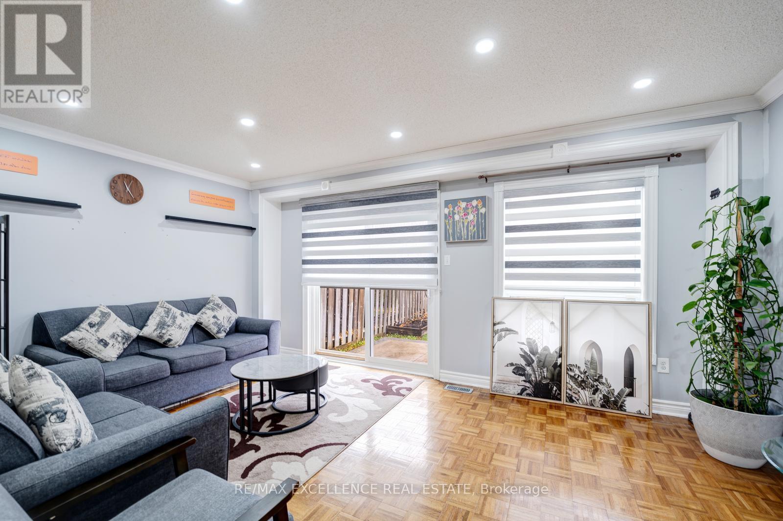 82 Carrie Crescent, Brampton, Ontario  L6Y 4Y6 - Photo 19 - W12580186