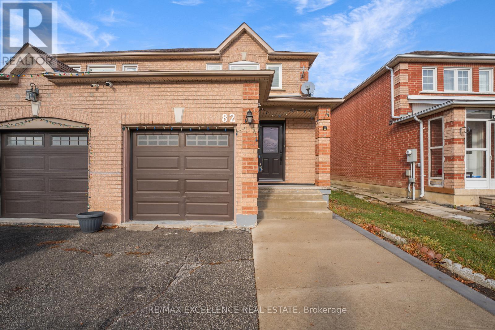 82 Carrie Crescent, Brampton, Ontario  L6Y 4Y6 - Photo 2 - W12580186