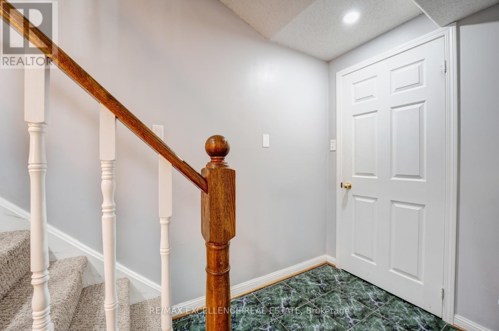 82 Carrie Crescent, Brampton, Ontario  L6Y 4Y6 - Photo 34 - W12580186