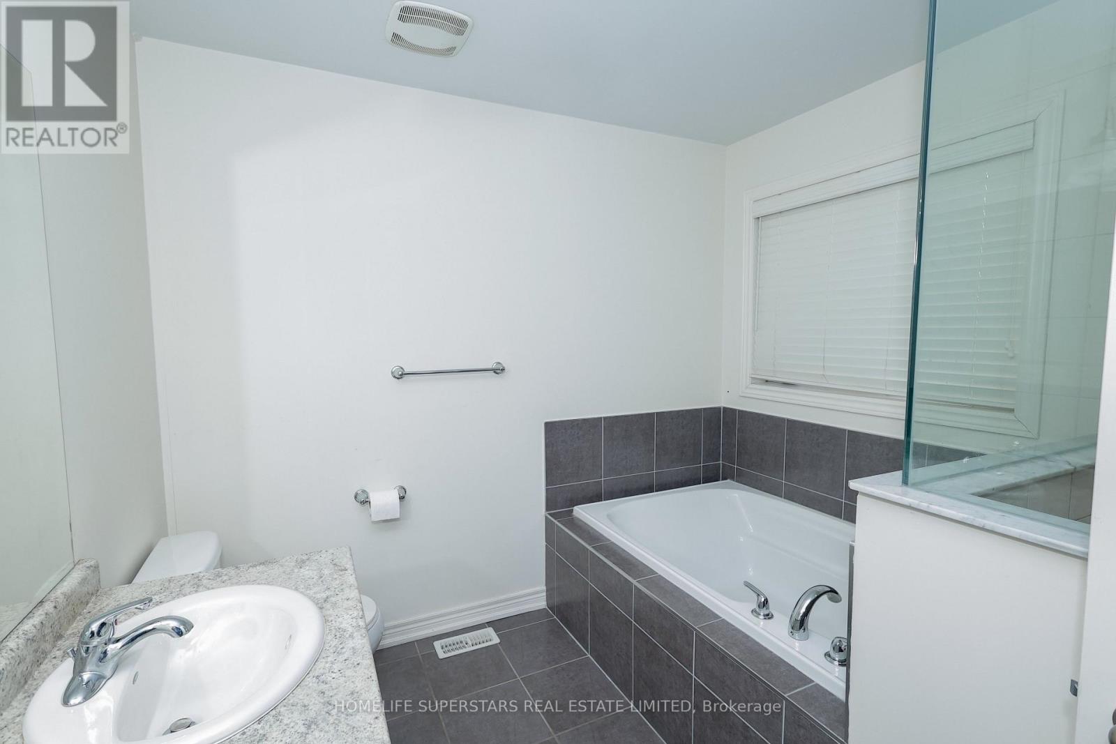 7 White Ash Road, Thorold, Ontario  L2V 5G5 - Photo 25 - X12582302