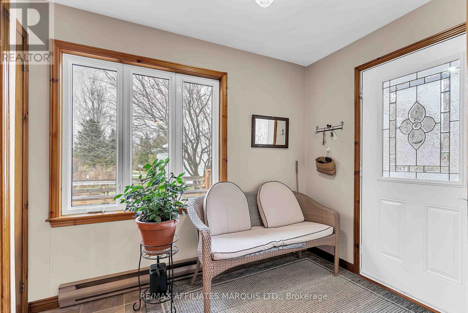 17439 County Rd 18 Road E, South Stormont, Ontario  K0C 2A0 - Photo 5 - X12582374