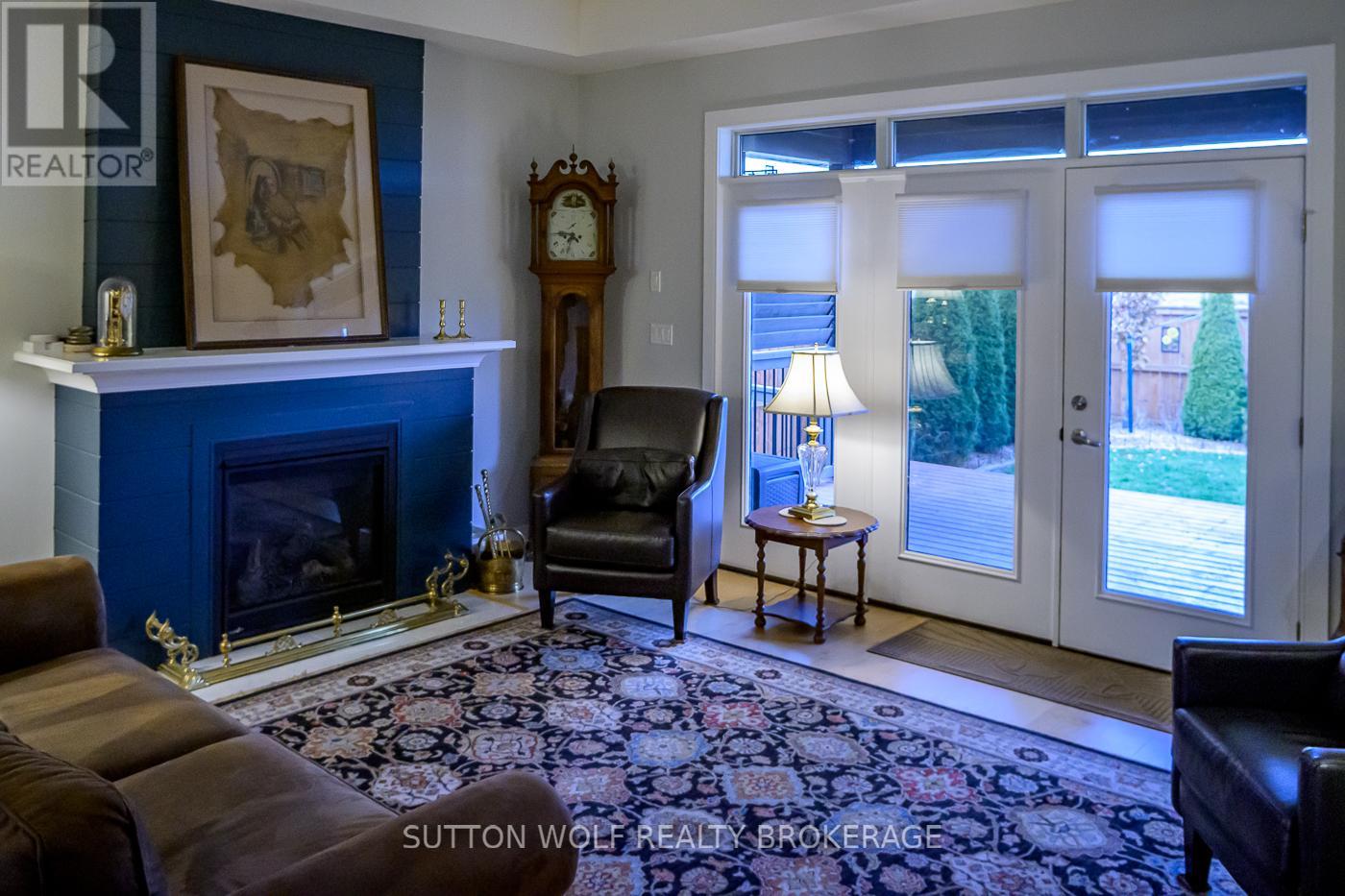 14 Elwood Street, Strathroy-Caradoc, Ontario N7G 0G5 - Photo 10 - X12465794