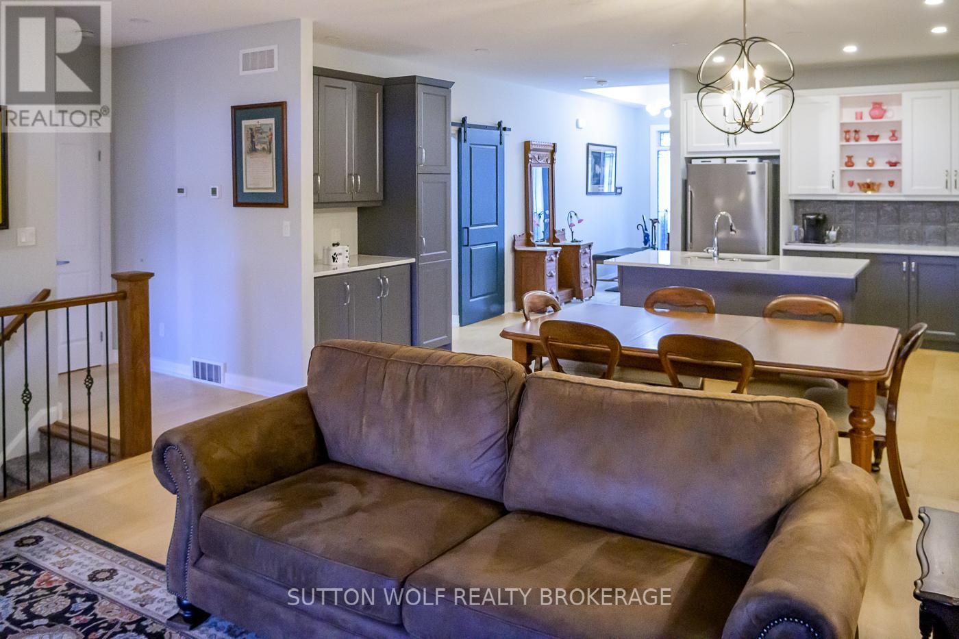 14 Elwood Street, Strathroy-Caradoc, Ontario N7G 0G5 - Photo 12 - X12465794