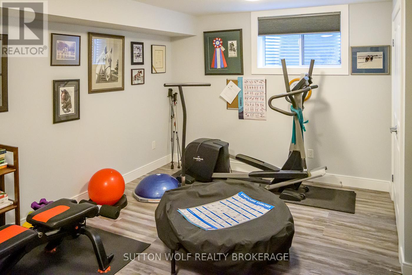 14 Elwood Street, Strathroy-Caradoc, Ontario N7G 0G5 - Photo 22 - X12465794