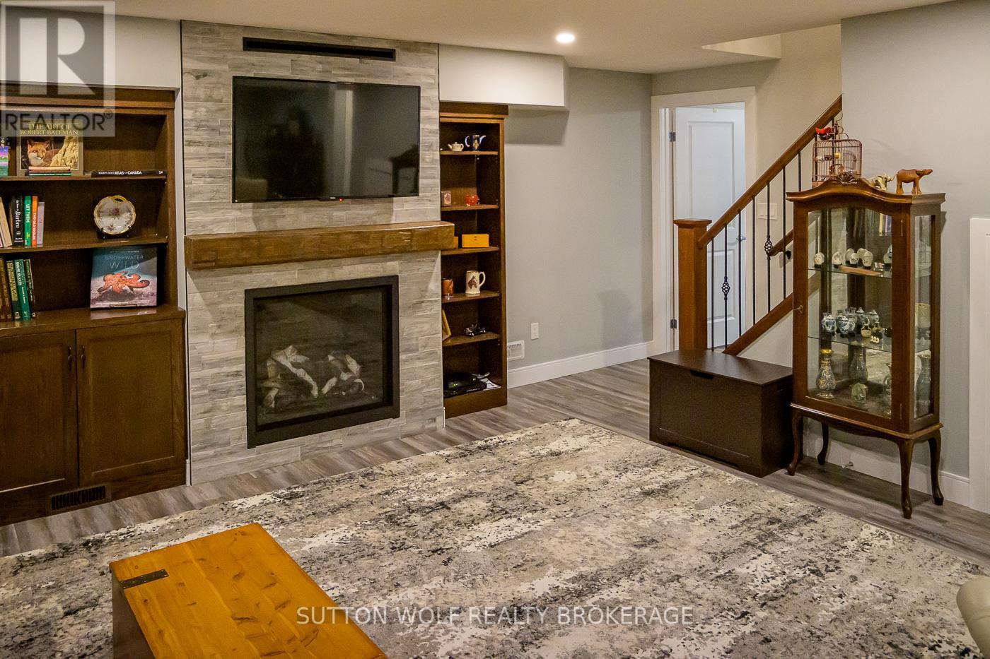 14 Elwood Street, Strathroy-Caradoc, Ontario N7G 0G5 - Photo 19 - X12465794