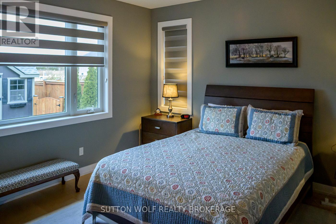 14 Elwood Street, Strathroy-Caradoc, Ontario N7G 0G5 - Photo 13 - X12465794