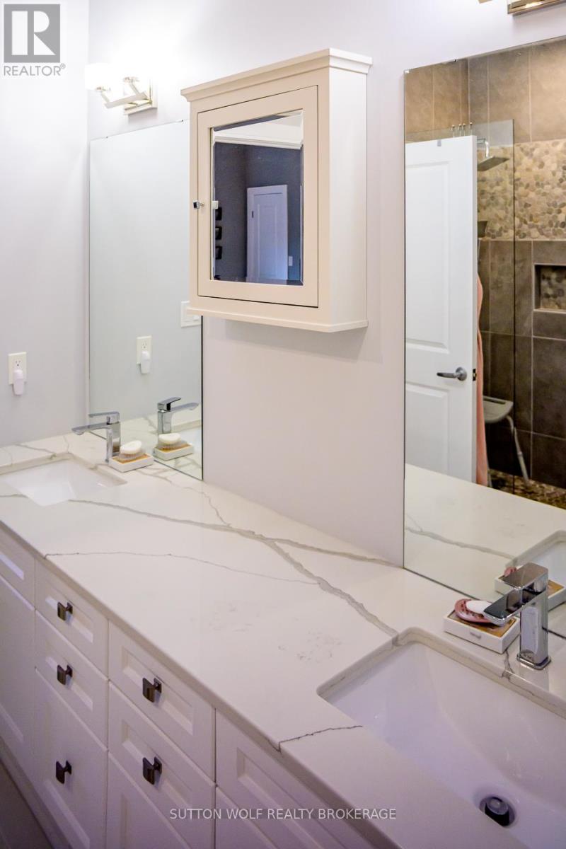 14 Elwood Street, Strathroy-Caradoc, Ontario N7G 0G5 - Photo 23 - X12465794