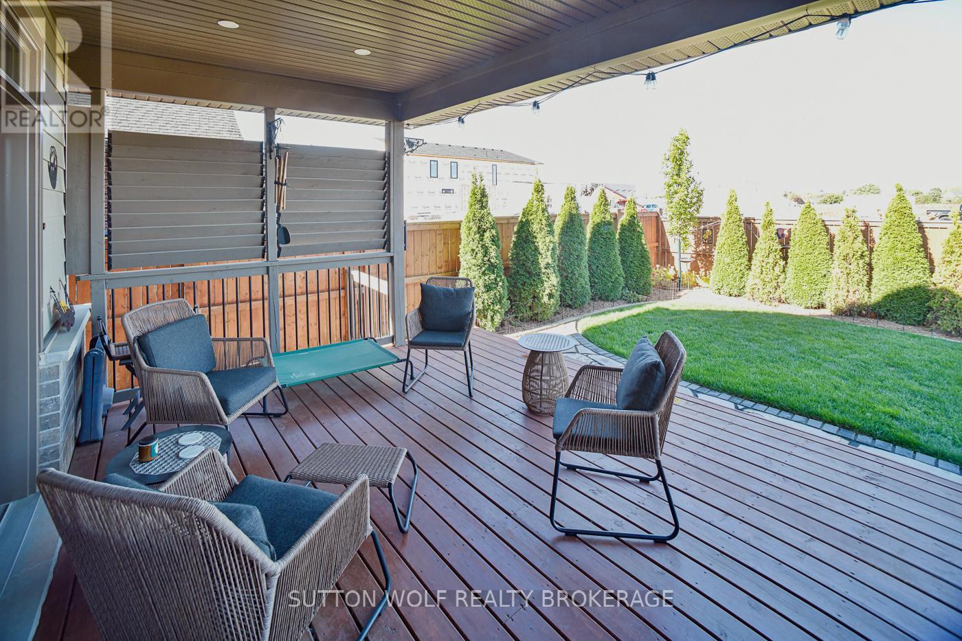 14 Elwood Street, Strathroy-Caradoc, Ontario N7G 0G5 - Photo 28 - X12465794