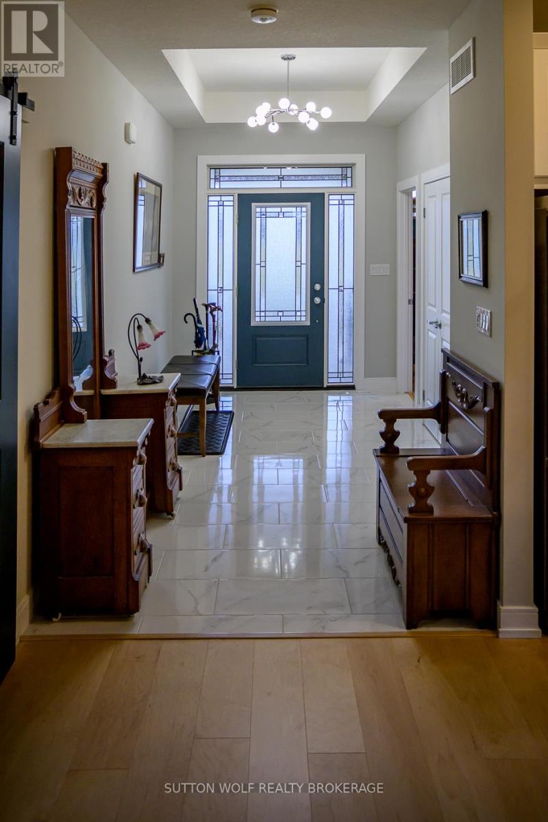 14 Elwood Street, Strathroy-Caradoc, Ontario N7G 0G5 - Photo 3 - X12465794