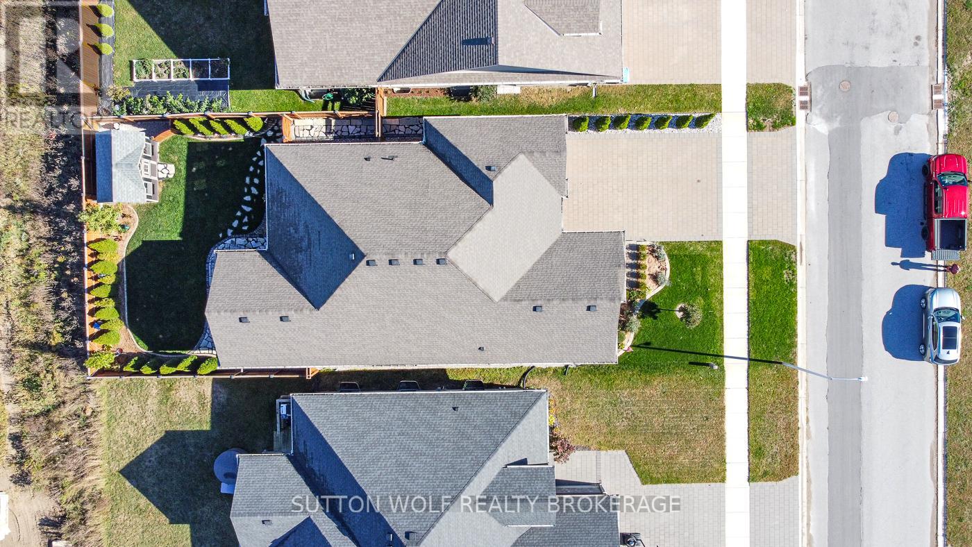 14 Elwood Street, Strathroy-Caradoc, Ontario N7G 0G5 - Photo 31 - X12465794