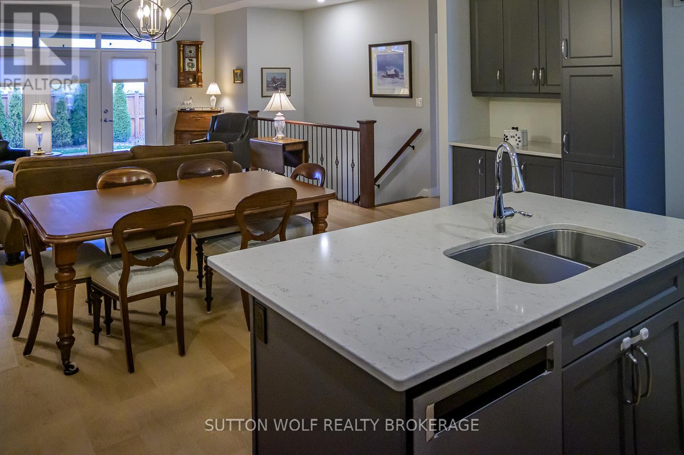 14 Elwood Street, Strathroy-Caradoc, Ontario N7G 0G5 - Photo 6 - X12465794