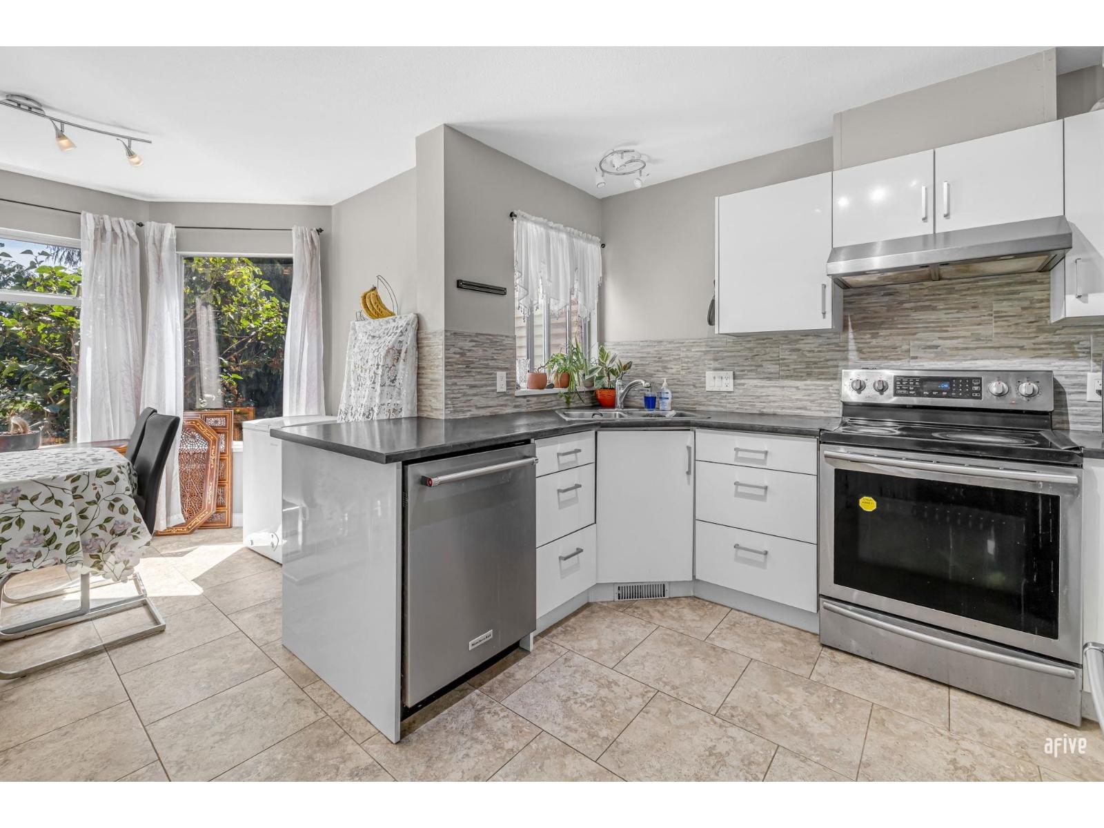 232 13900 Hyland Road, Surrey, British Columbia  V3W 1K4 - Photo 13 - R3070603