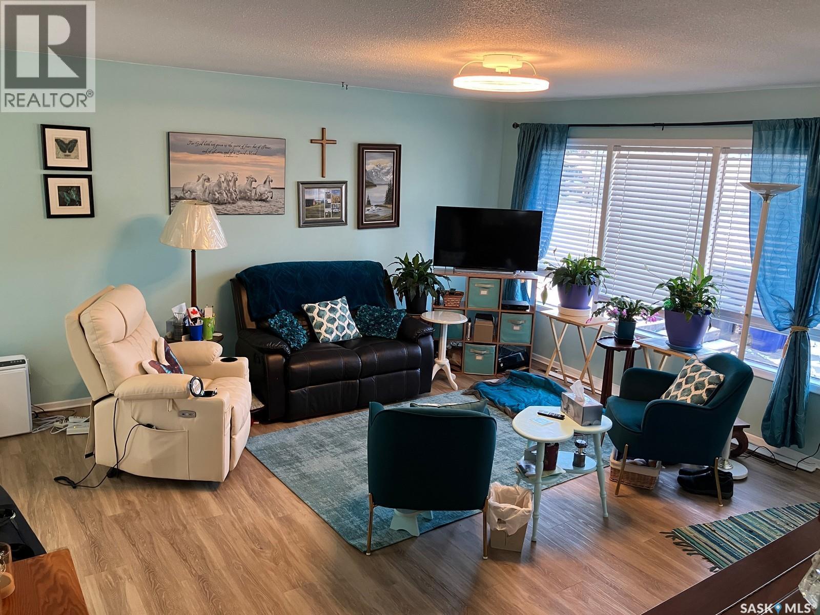 311 1st Street W, Nipawin, Saskatchewan  S0E 1E0 - Photo 3 - SK022016