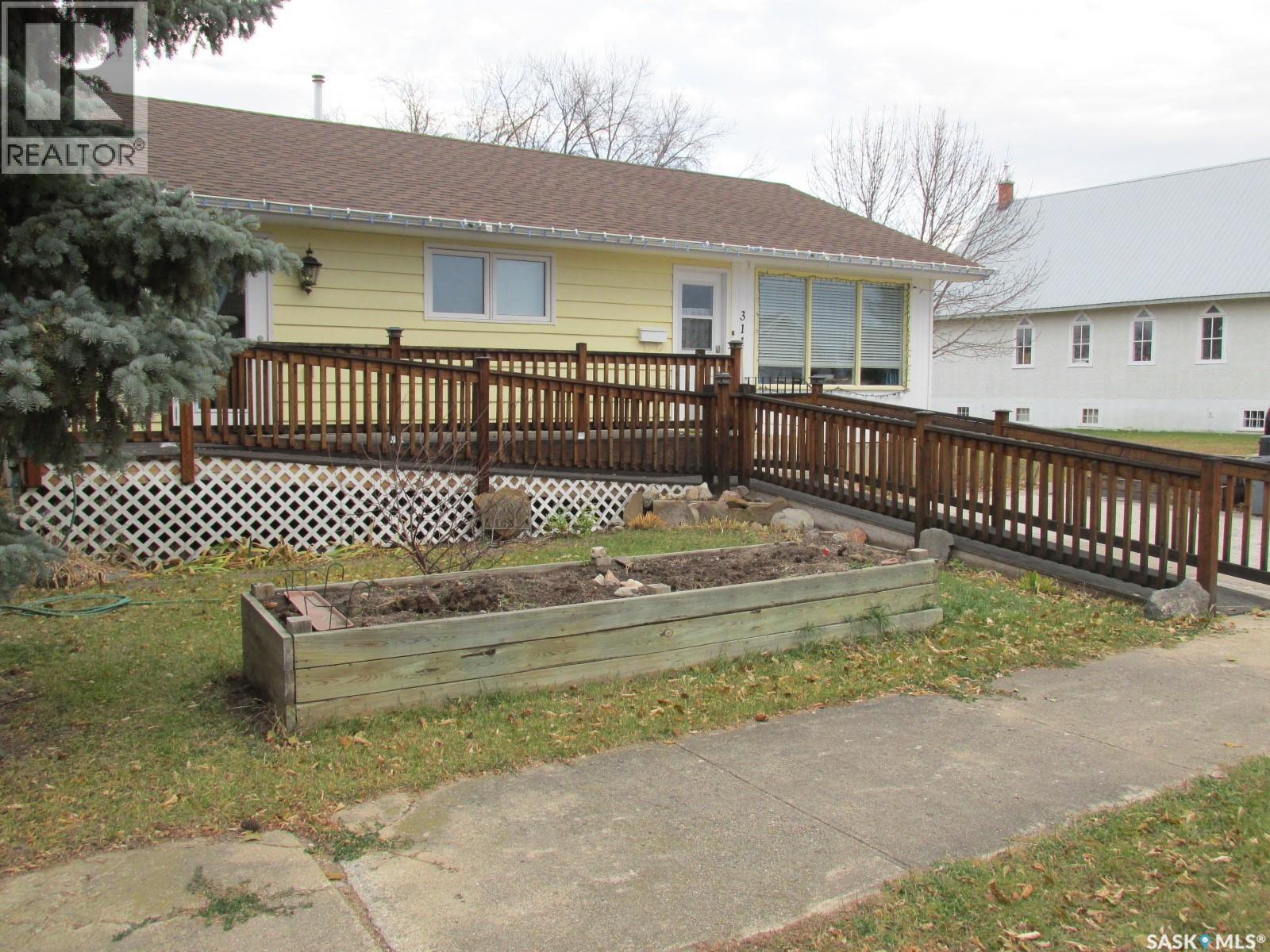 311 1st Street W, Nipawin, Saskatchewan  S0E 1E0 - Photo 28 - SK022016