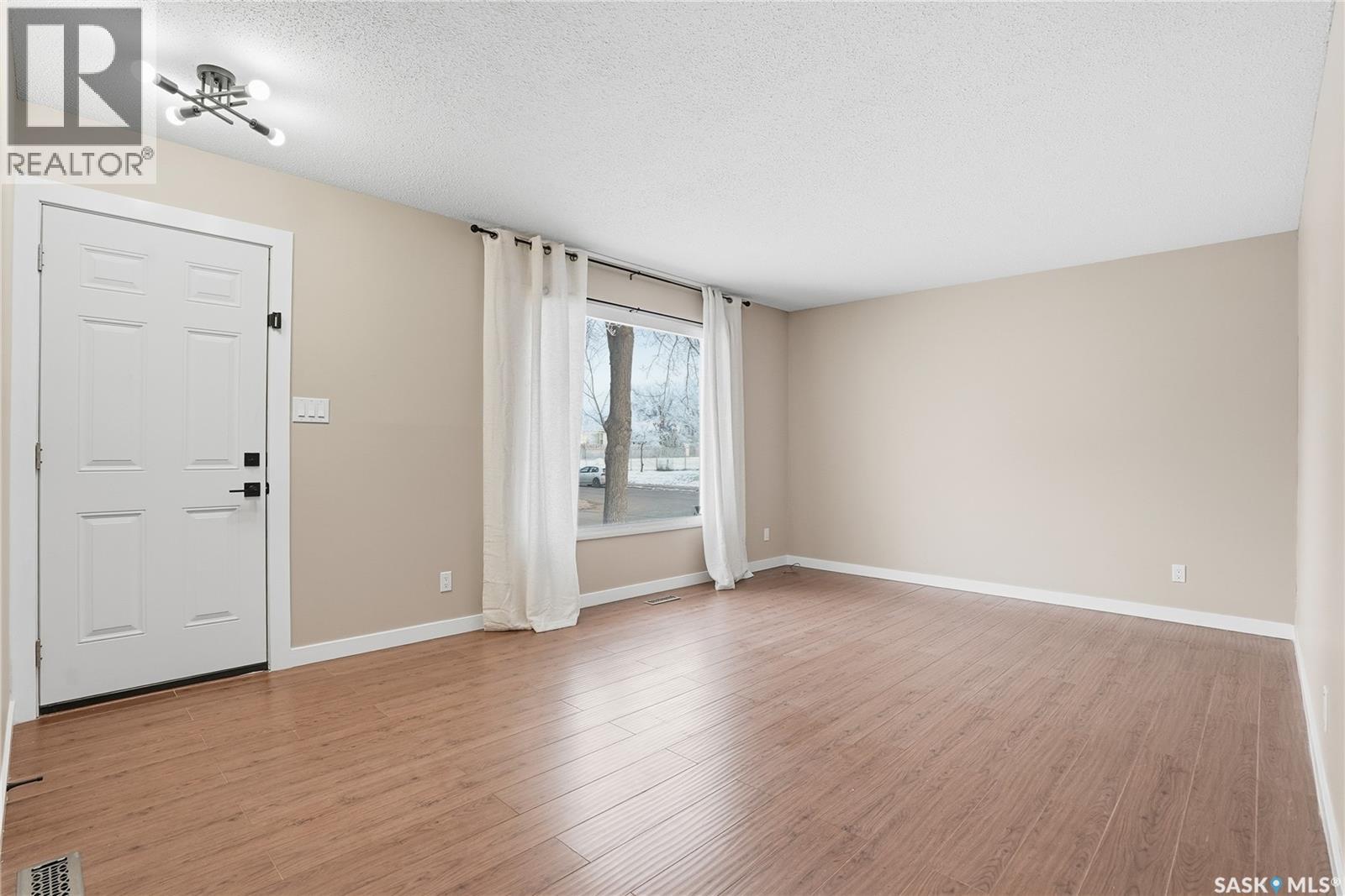 433 K Avenue N, Saskatoon, Saskatchewan  S7L 2M5 - Photo 4 - SK024820