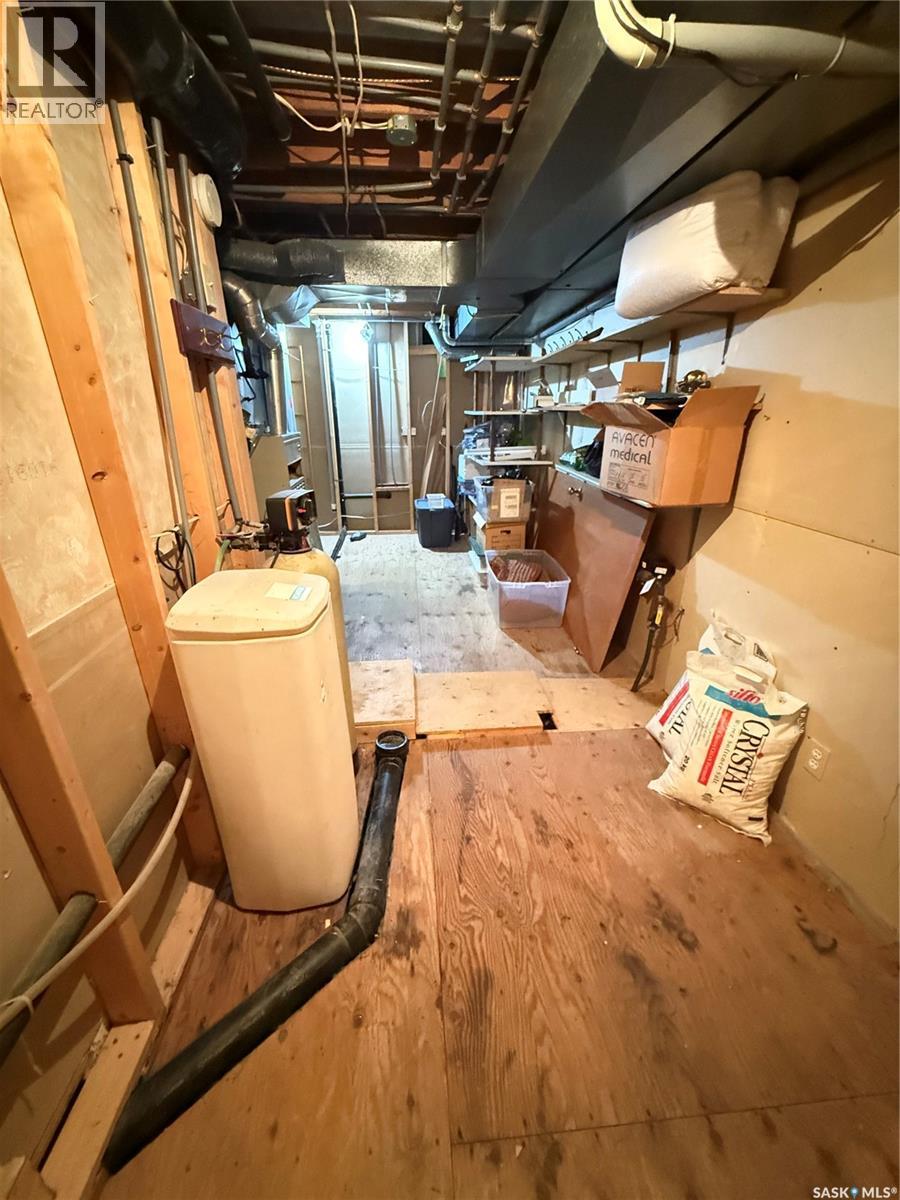 1809 Third Street, Estevan, Saskatchewan  S4A 0T1 - Photo 39 - SK024811