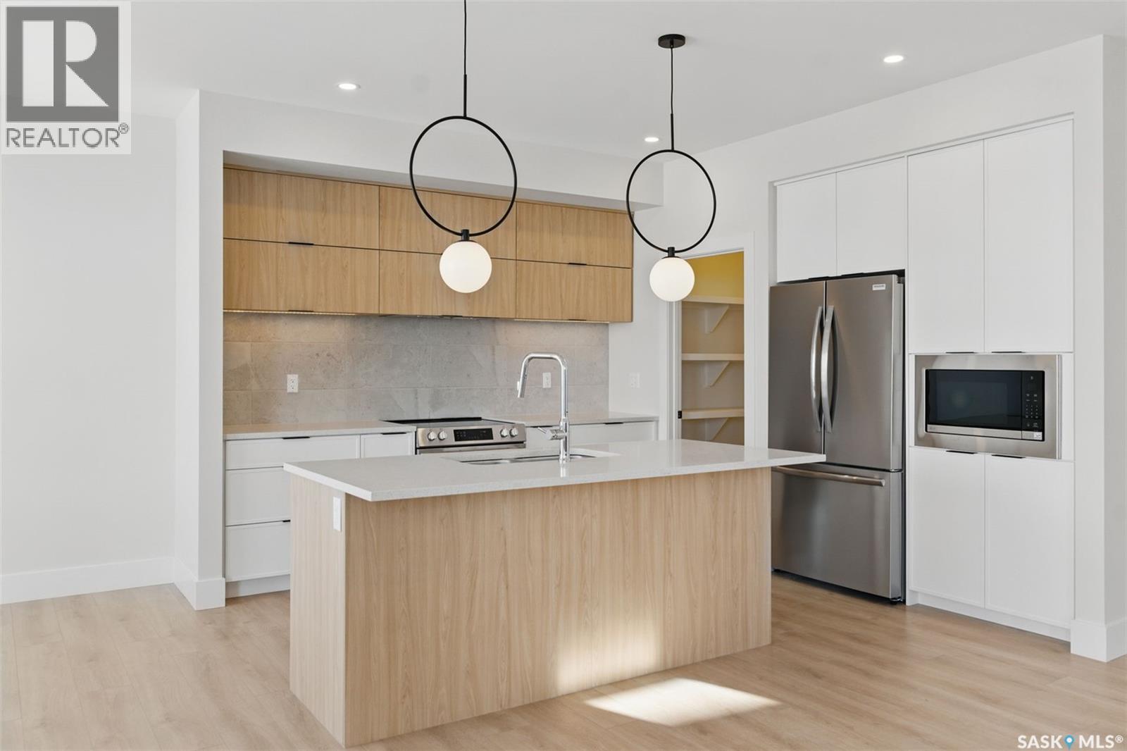 218 Veterans Drive, Warman, Saskatchewan  S0K 0A1 - Photo 2 - SK024762