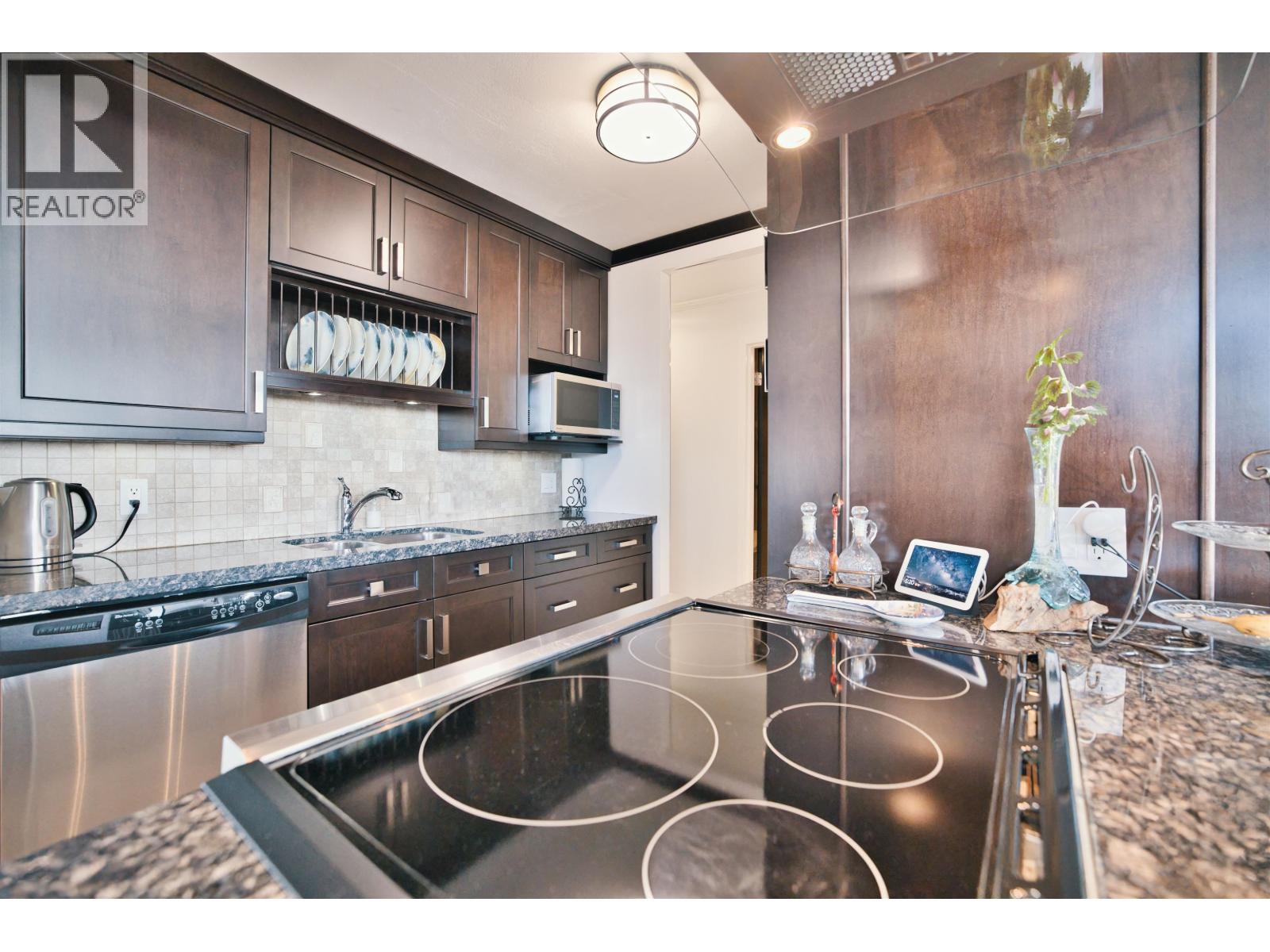 2203 3980 Carrigan Court, Burnaby, British Columbia  V3N 4S6 - Photo 9 - R3070464