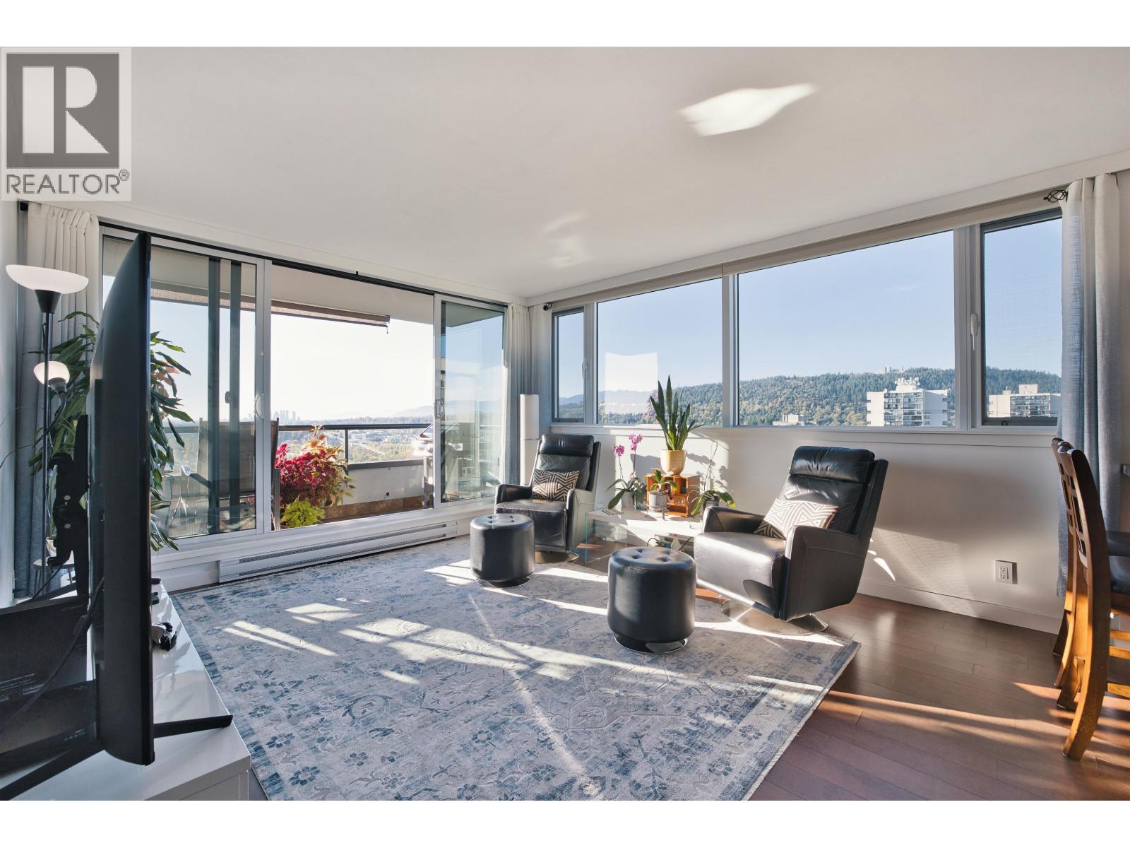 2203 3980 Carrigan Court, Burnaby, British Columbia  V3N 4S6 - Photo 4 - R3070464