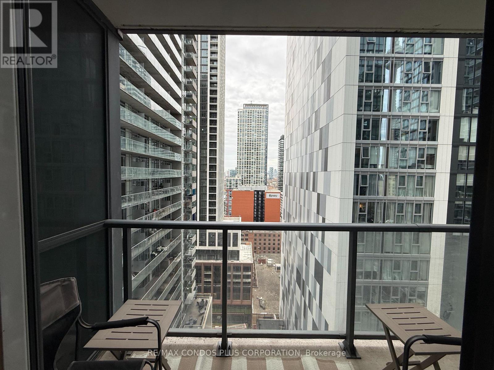 2010 - 88 Blue Jays Way, Toronto, Ontario  M5V 0L7 - Photo 12 - C12582354