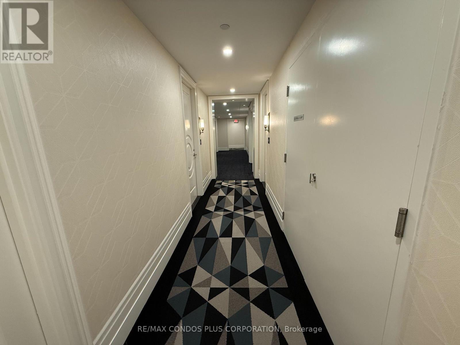 2010 - 88 Blue Jays Way, Toronto, Ontario  M5V 0L7 - Photo 13 - C12582354