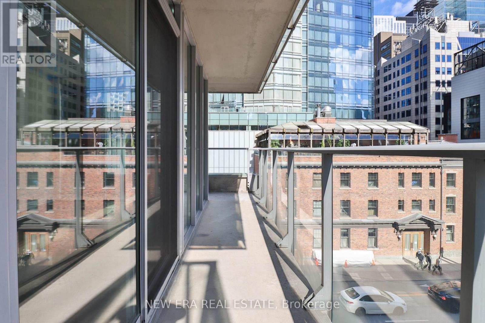 411 - 126 Simcoe Street, Toronto, Ontario  M5H 4E6 - Photo 13 - C12582410