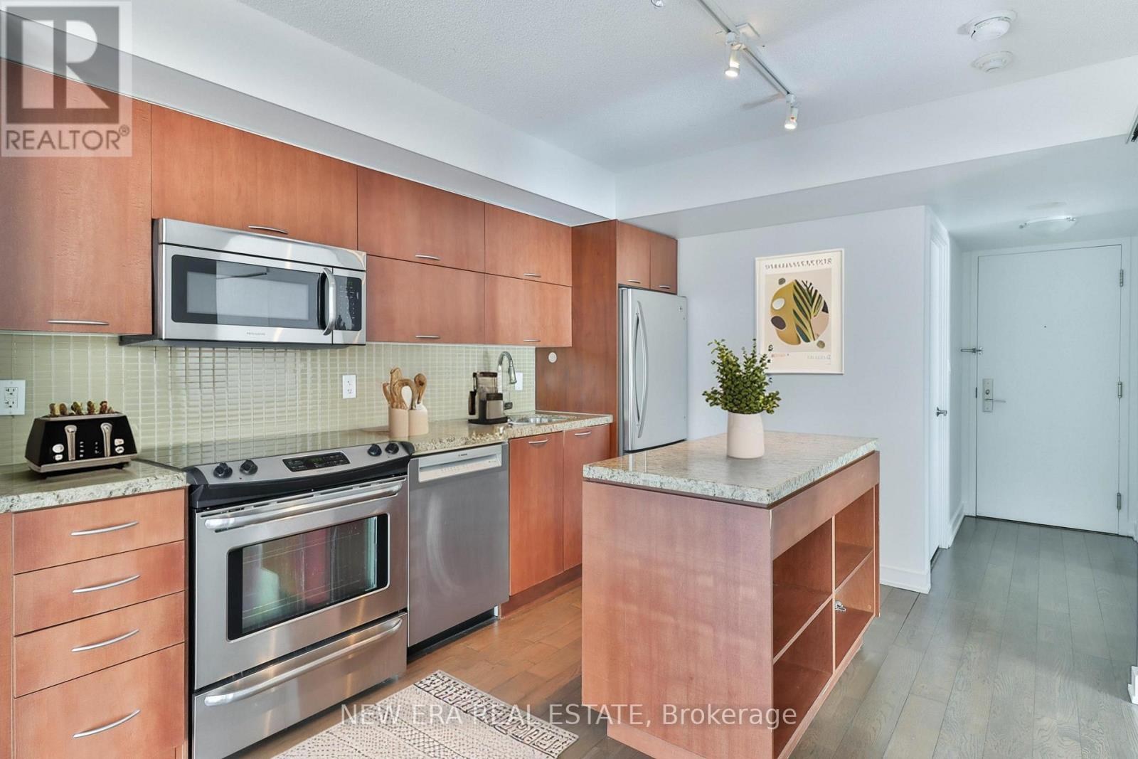 411 - 126 Simcoe Street, Toronto, Ontario  M5H 4E6 - Photo 8 - C12582410