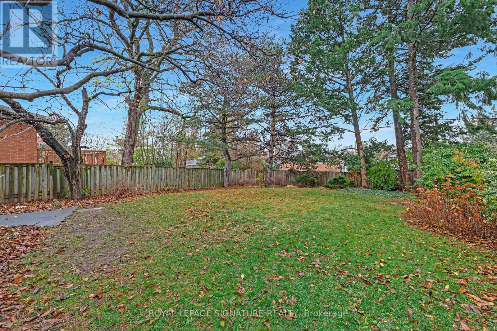 44 Tollerton Avenue, Toronto, Ontario  M2K 2H3 - Photo 9 - C12582492