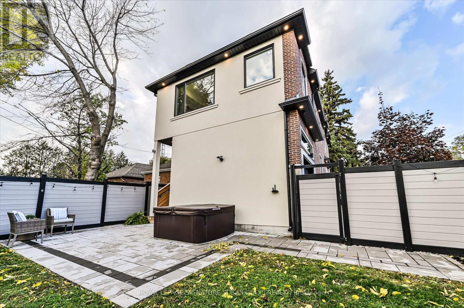 32 Treadway Boulevard, Toronto, Ontario  M4C 2Z7 - Photo 44 - E12582330