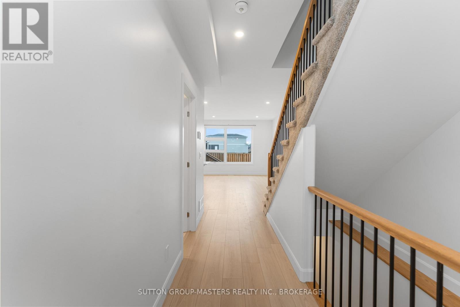 229 Superior Drive, Loyalist, Ontario K7N 0E9 - Photo 6 - X12473775