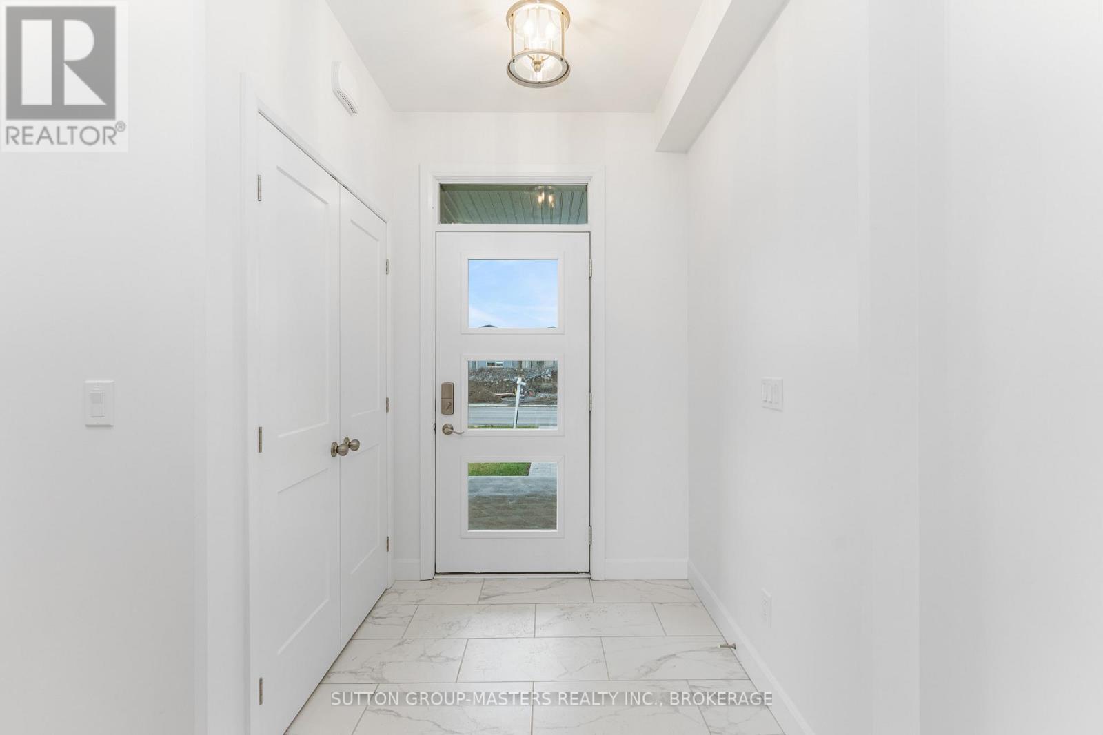 229 Superior Drive, Loyalist, Ontario K7N 0E9 - Photo 3 - X12473775