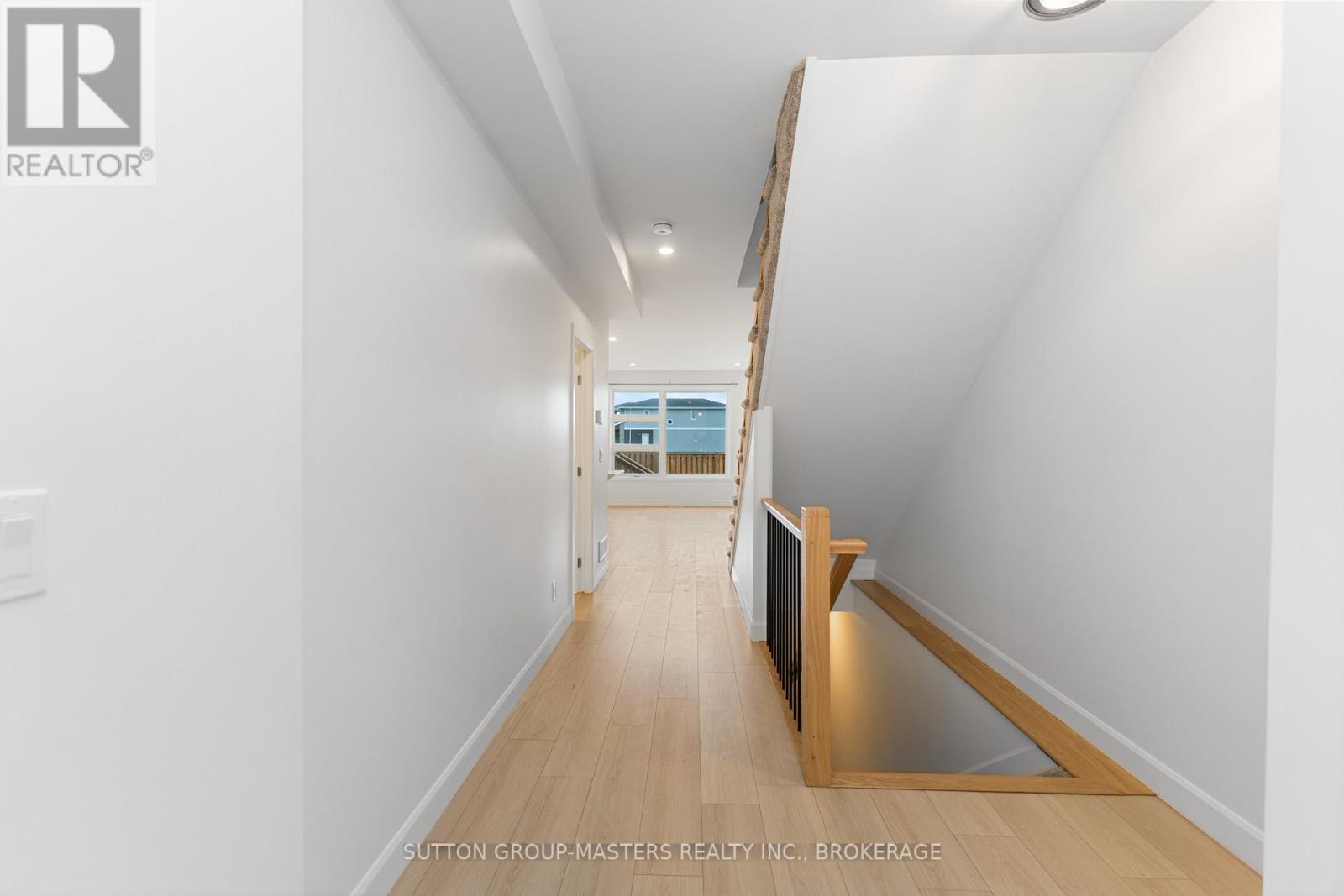 229 Superior Drive, Loyalist, Ontario K7N 0E9 - Photo 4 - X12473775