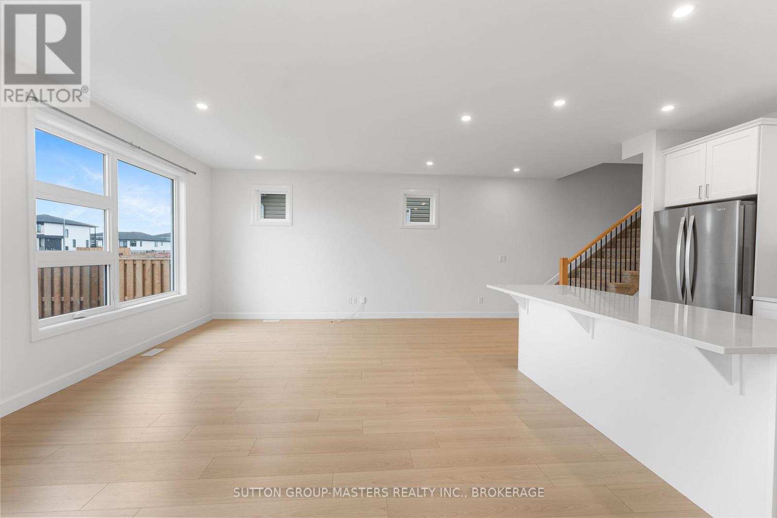 229 Superior Drive, Loyalist, Ontario K7N 0E9 - Photo 12 - X12473775