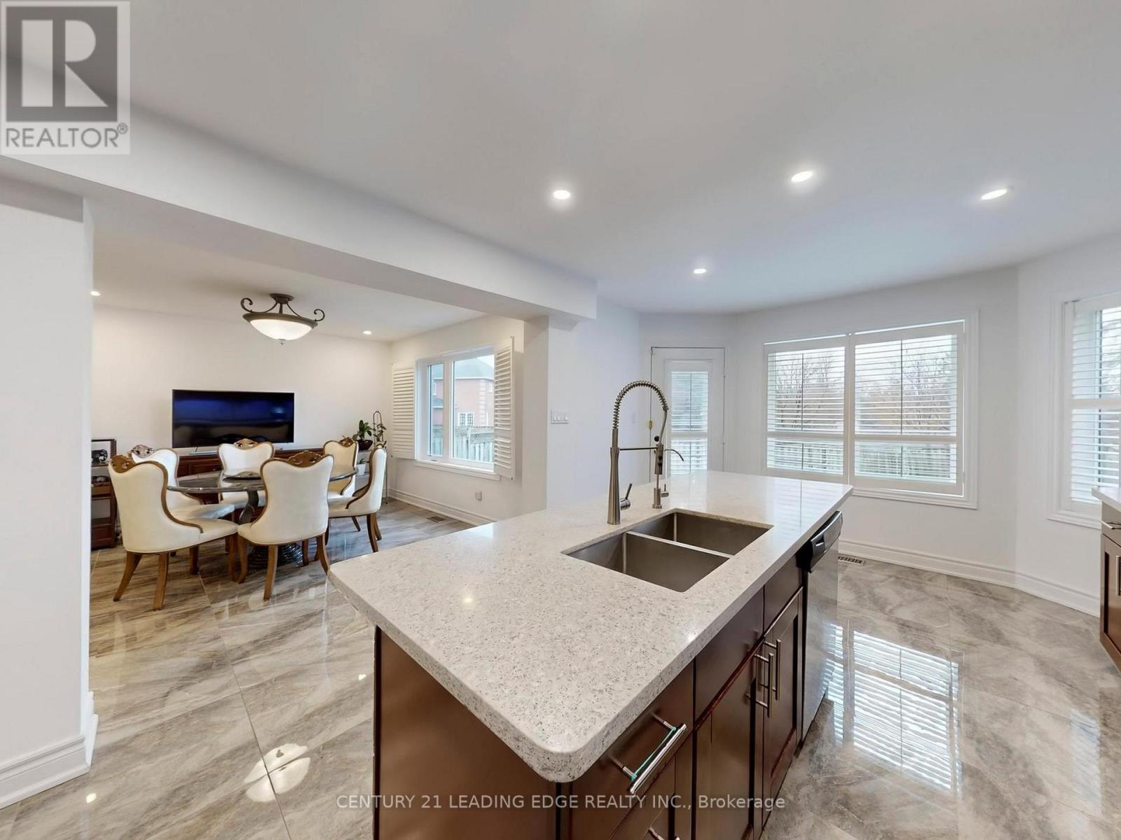 77 Sunbird Boulevard, Georgina, Ontario  L4P 3V8 - Photo 14 - N12582346