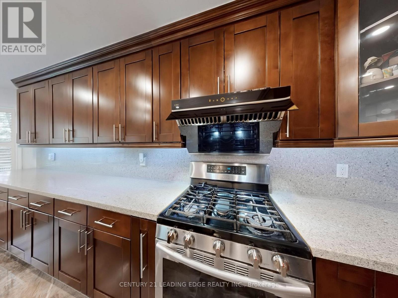 77 Sunbird Boulevard, Georgina, Ontario  L4P 3V8 - Photo 15 - N12582346