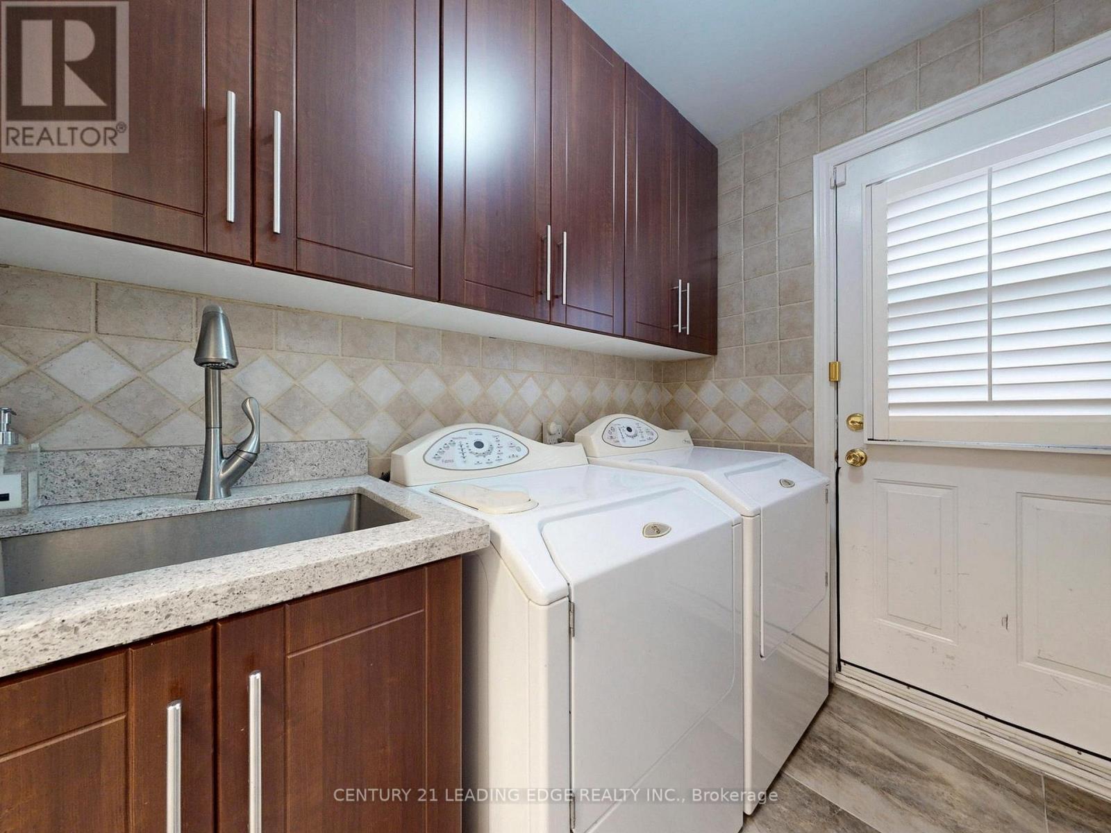 77 Sunbird Boulevard, Georgina, Ontario  L4P 3V8 - Photo 16 - N12582346