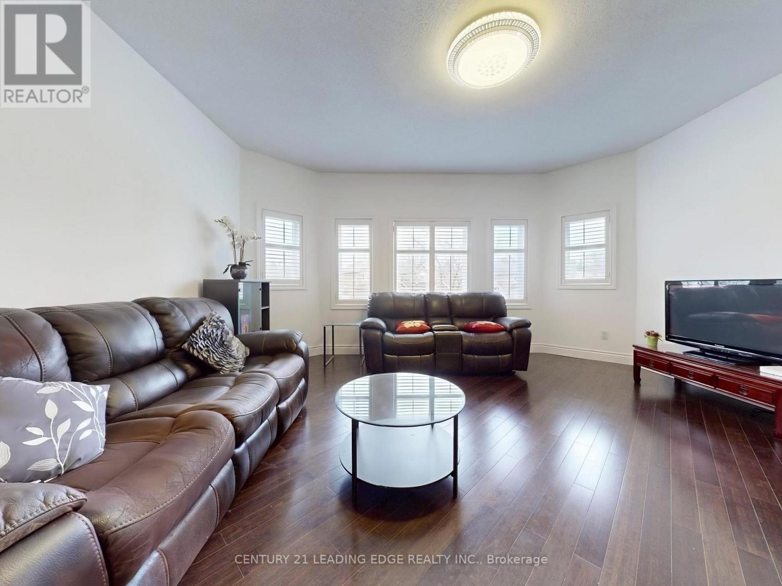 77 Sunbird Boulevard, Georgina, Ontario  L4P 3V8 - Photo 18 - N12582346