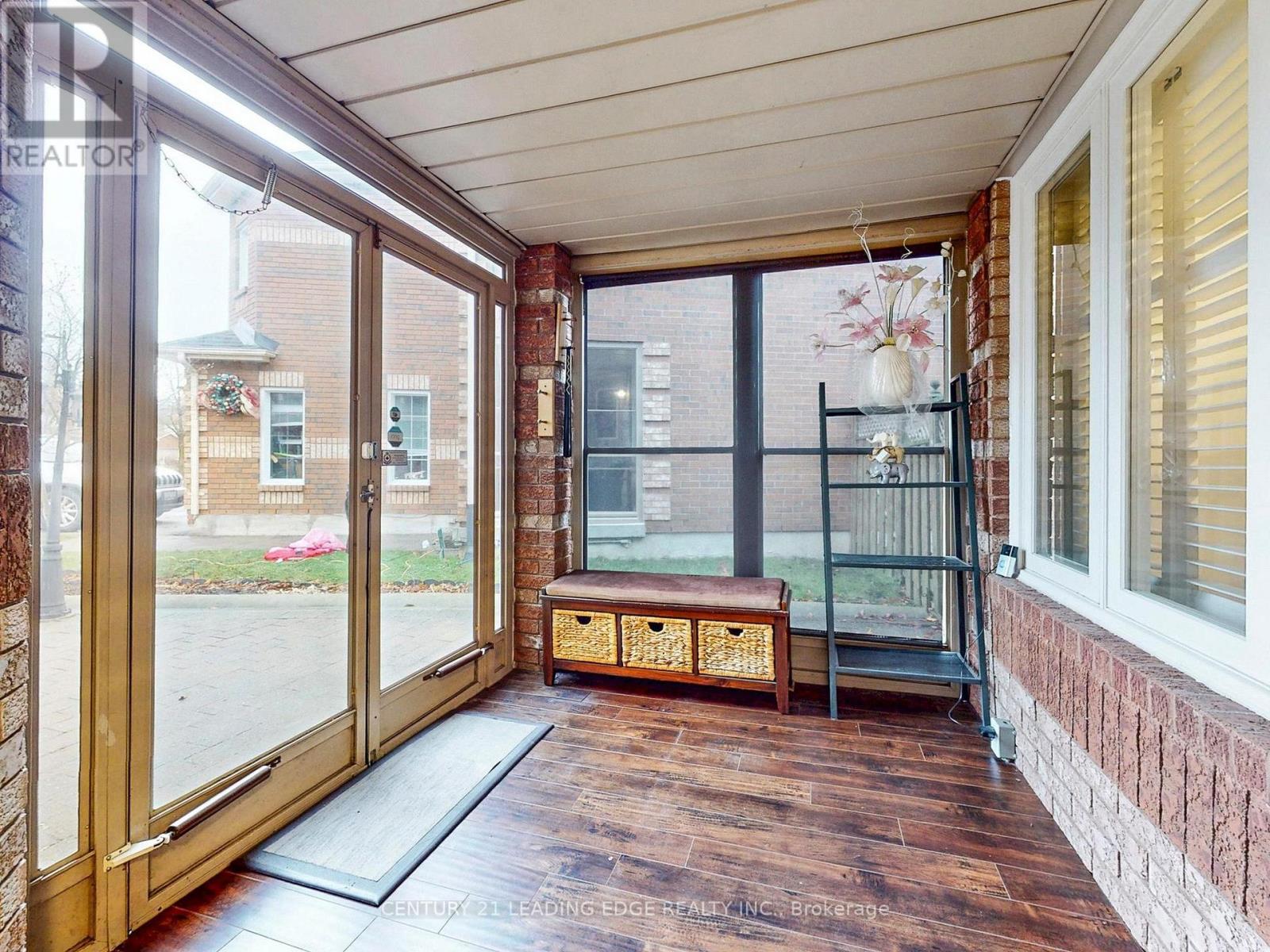 77 Sunbird Boulevard, Georgina, Ontario  L4P 3V8 - Photo 4 - N12582346