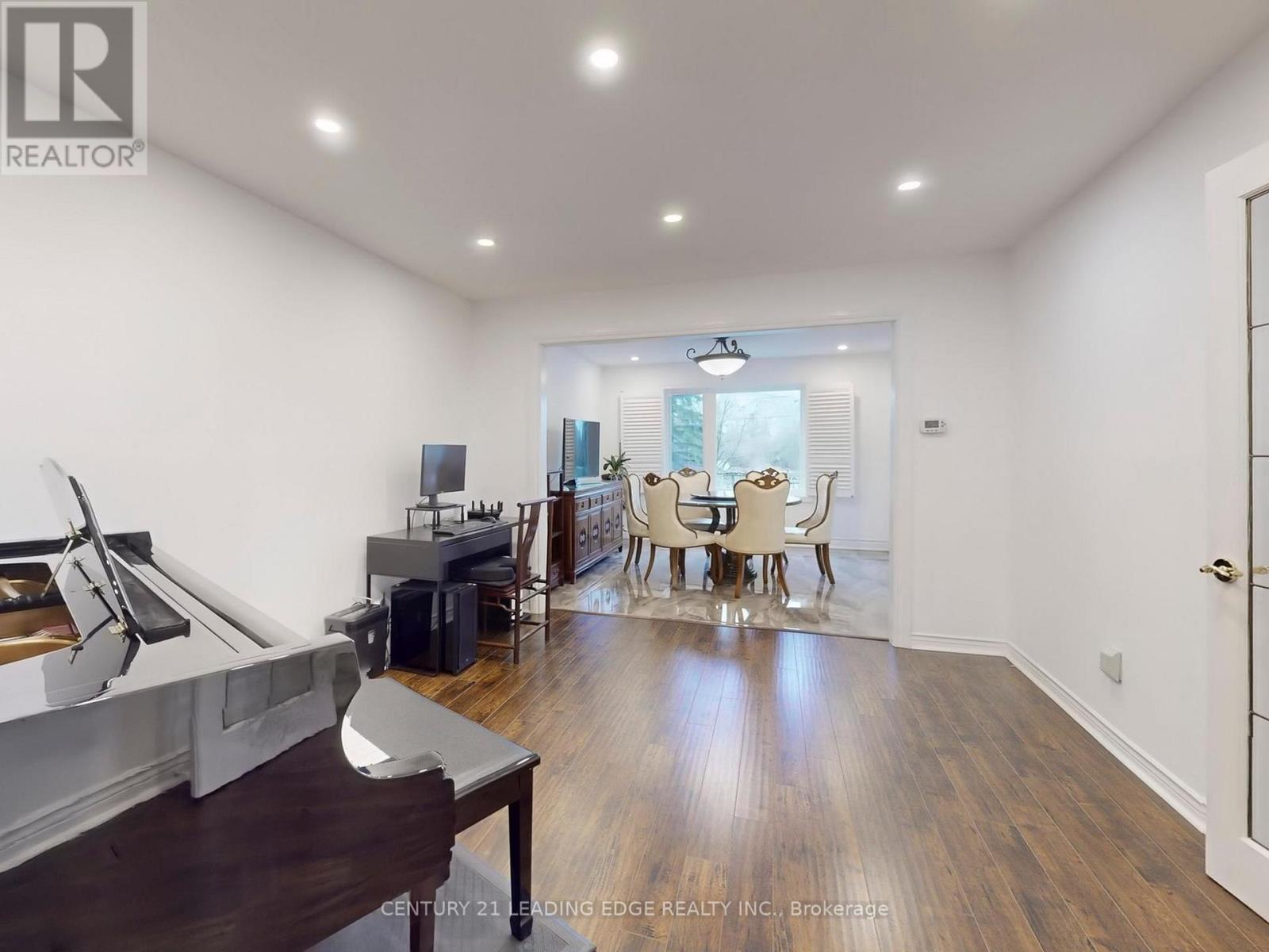 77 Sunbird Boulevard, Georgina, Ontario  L4P 3V8 - Photo 6 - N12582346