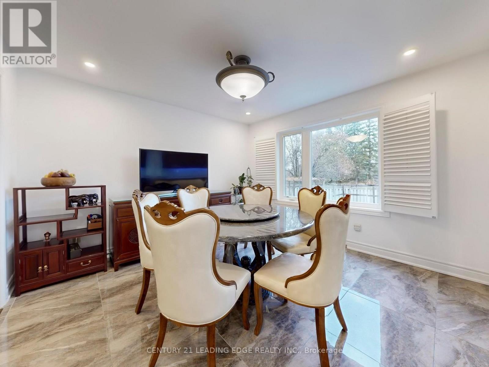 77 Sunbird Boulevard, Georgina, Ontario  L4P 3V8 - Photo 8 - N12582346