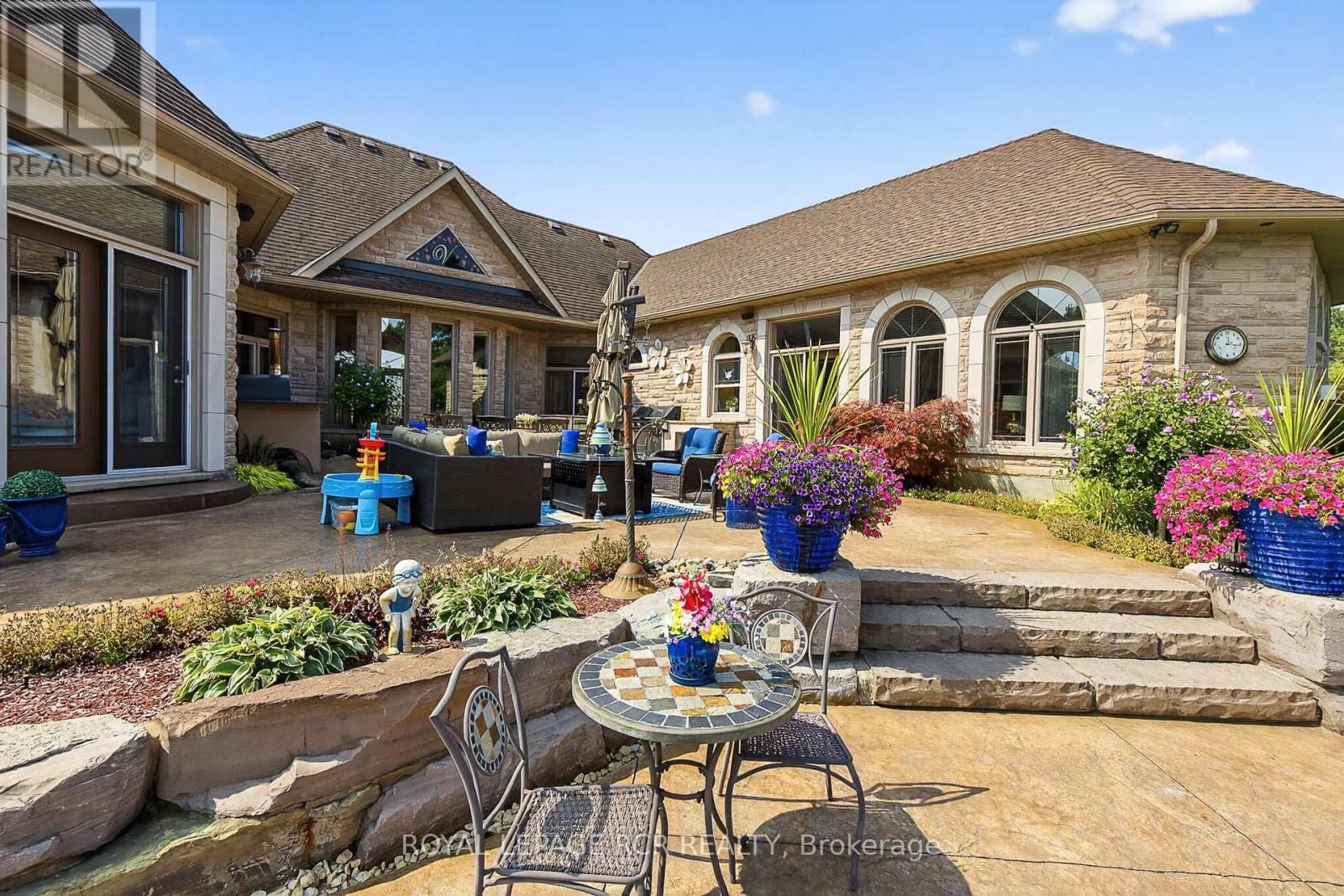 7 Sugarbush Lane, Uxbridge, Ontario  L9P 2A1 - Photo 9 - N12582352