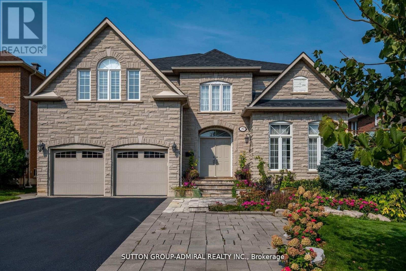 19 LANGTRY PLACE, Vaughan, Ontario