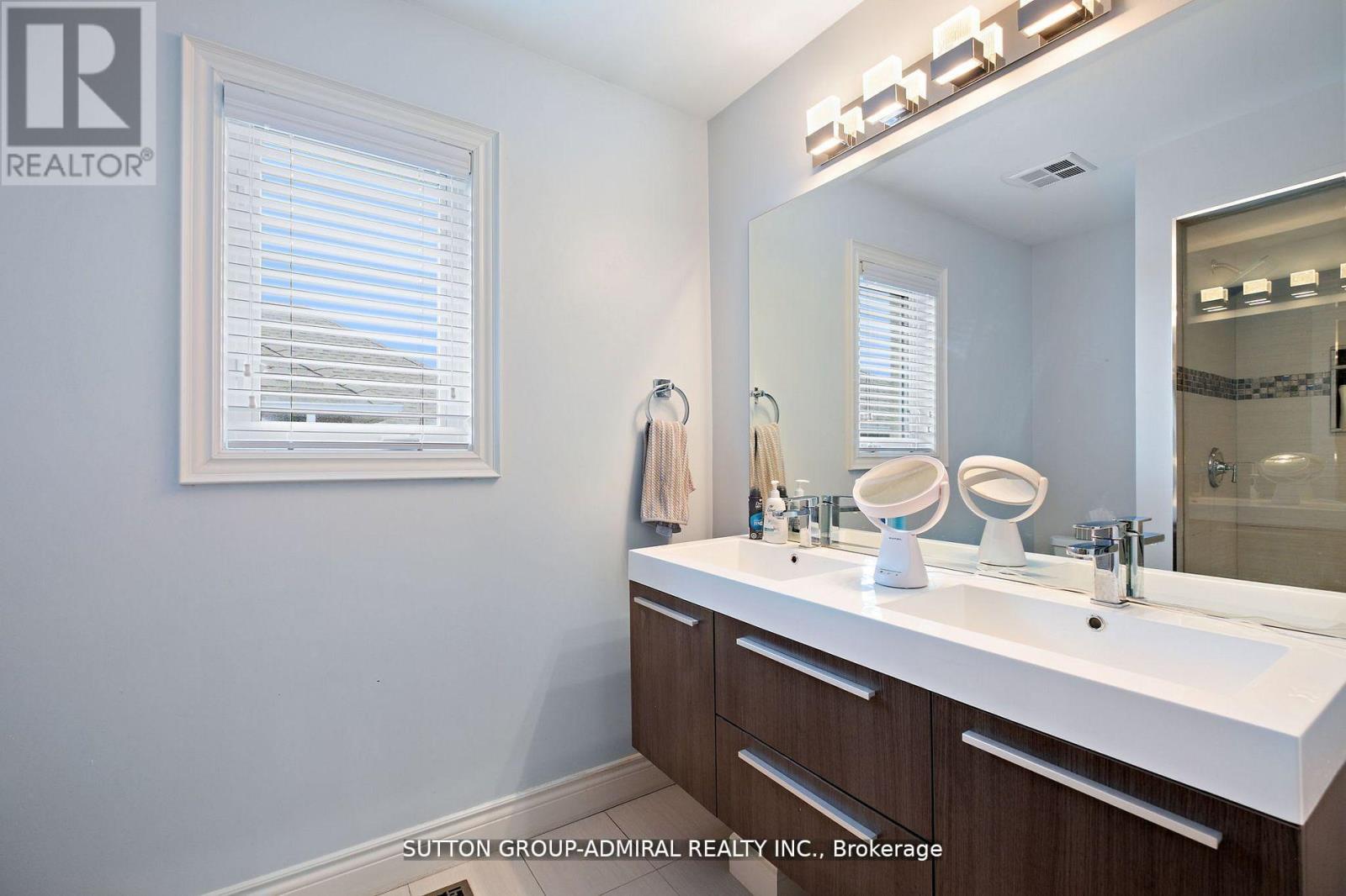 19 Langtry Place, Vaughan, Ontario  L4J 8K8 - Photo 22 - N12582360